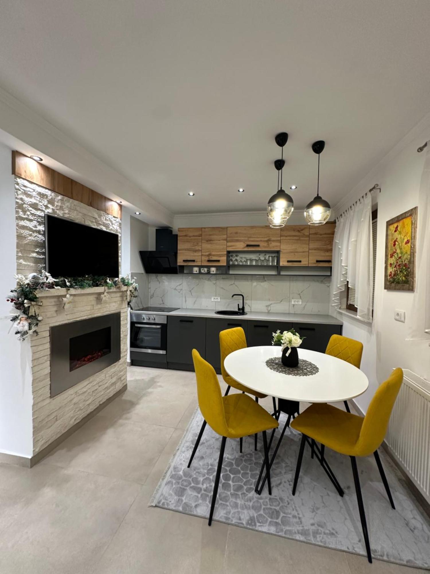 Apartman Lana วลาซิส ภายนอก รูปภาพ