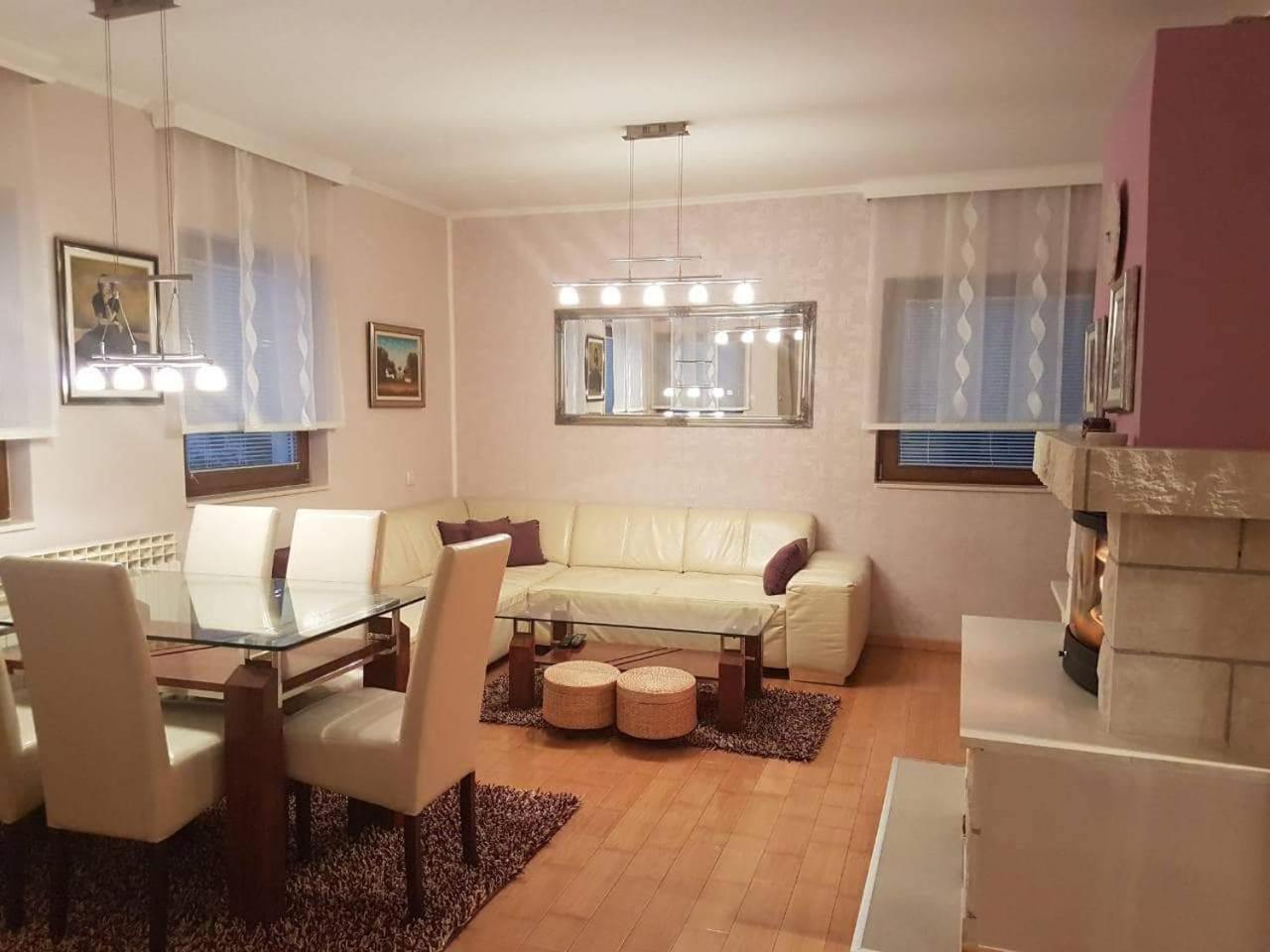 Apartman Lana วลาซิส ภายนอก รูปภาพ