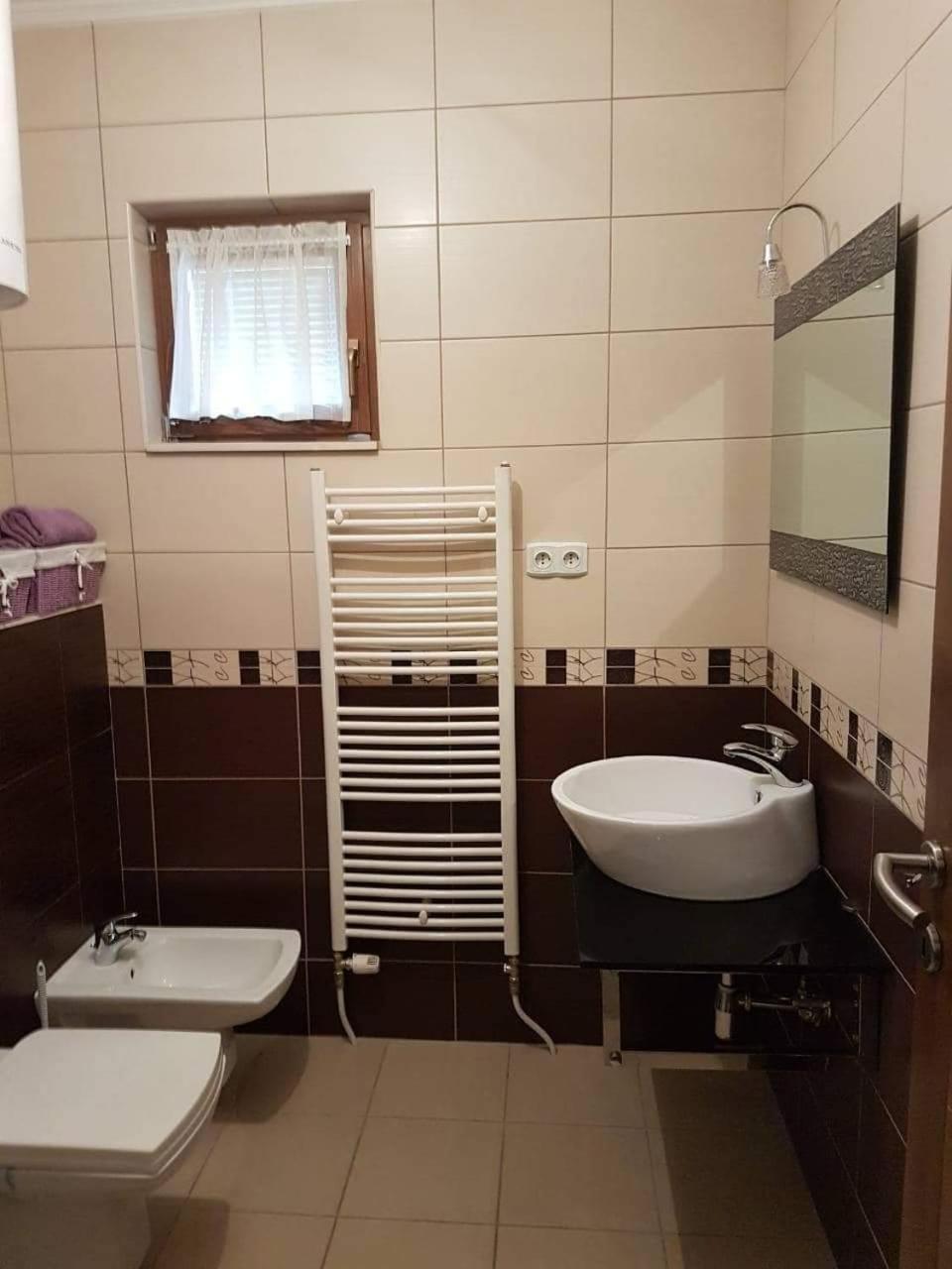 Apartman Lana วลาซิส ภายนอก รูปภาพ